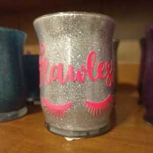 Flawless makeup brush holder